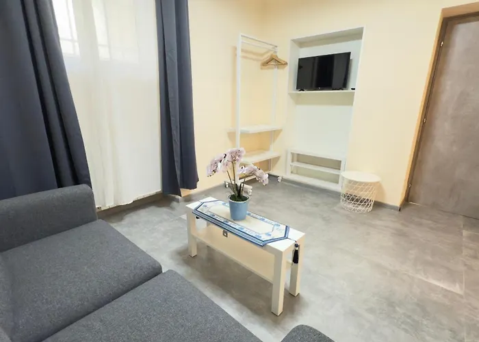 Hulin Bed & Breakfast 4*